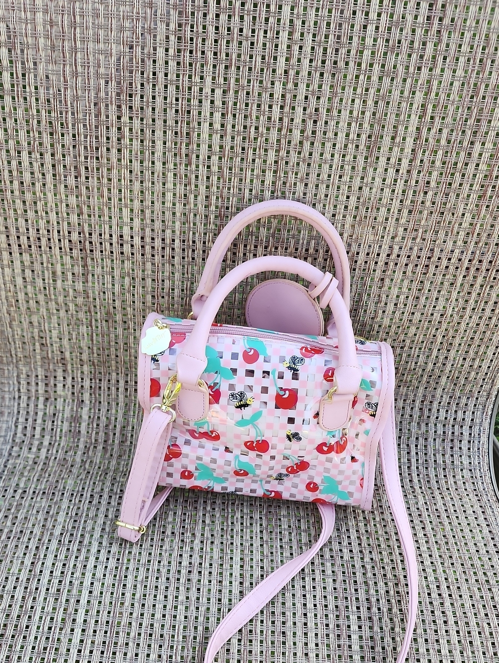 Betsey Johnson LUV BETSEY Pink Clear Cherry Crossbody bag With Cherry HANGTAG - Picture 3 of 9